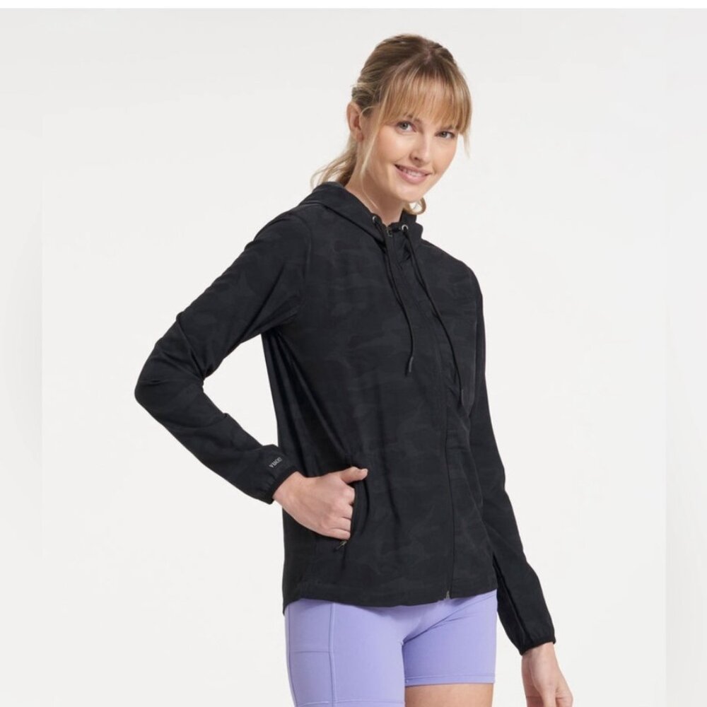 Vuori Outdoor Trainer Shell Hooded Jacket Camo Women's Large